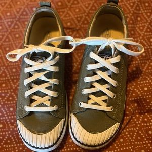 Green Keens Size 8.5